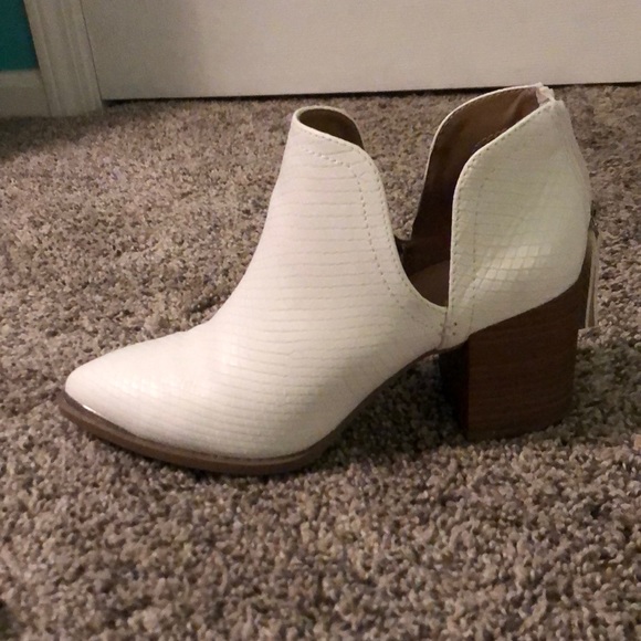 Worn once - Picture 2 of 3